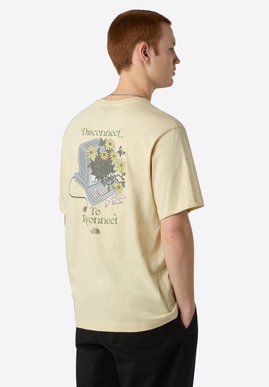 

Футболка The North Face M CONNECTED RELAXED SS TEE -GRAPHIC, Gravel/Beige