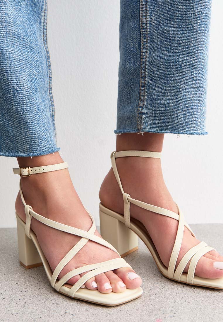 Сандалии BLOCK HEEL MULTI STRAP - High heeled sandals New Look, кремовый