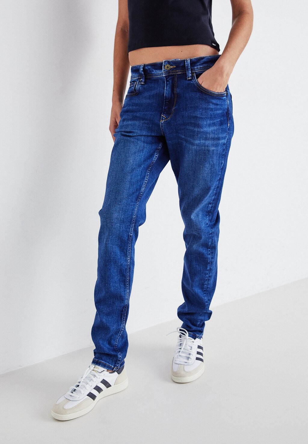 

Джинсы зауженного кроя Pepe Jeans, цвет dark-blue denim