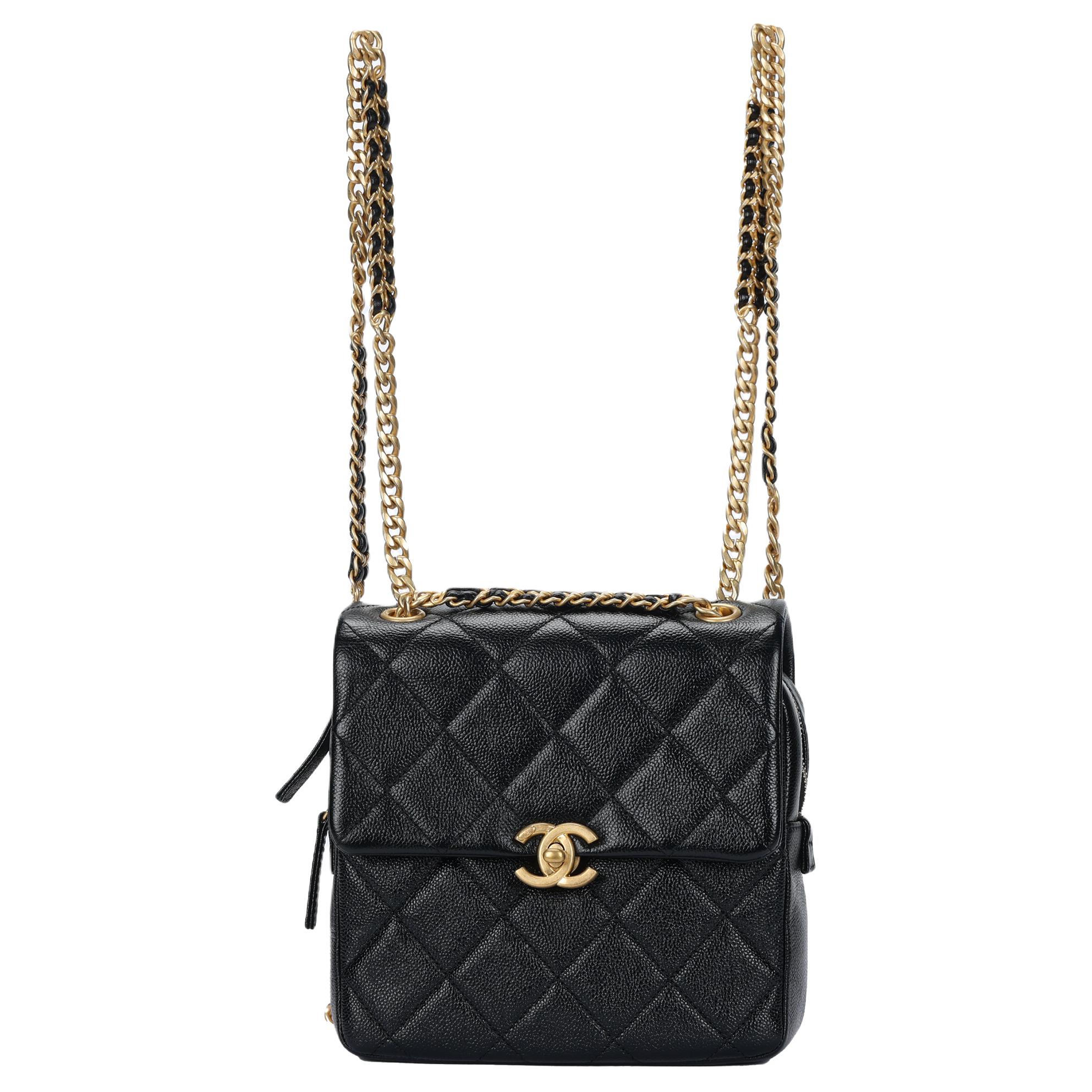 

22P Рюкзак из кожи коровы женский черный CHANEL