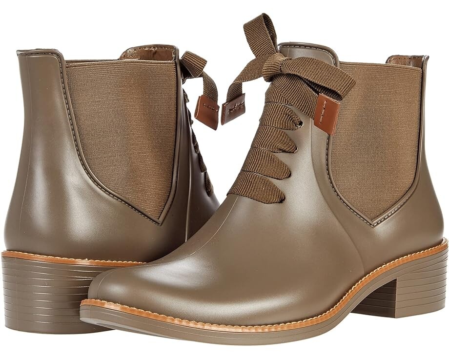 

Ботинки Bernardo Lacey Rain Boots, цвет Mushroom PVC