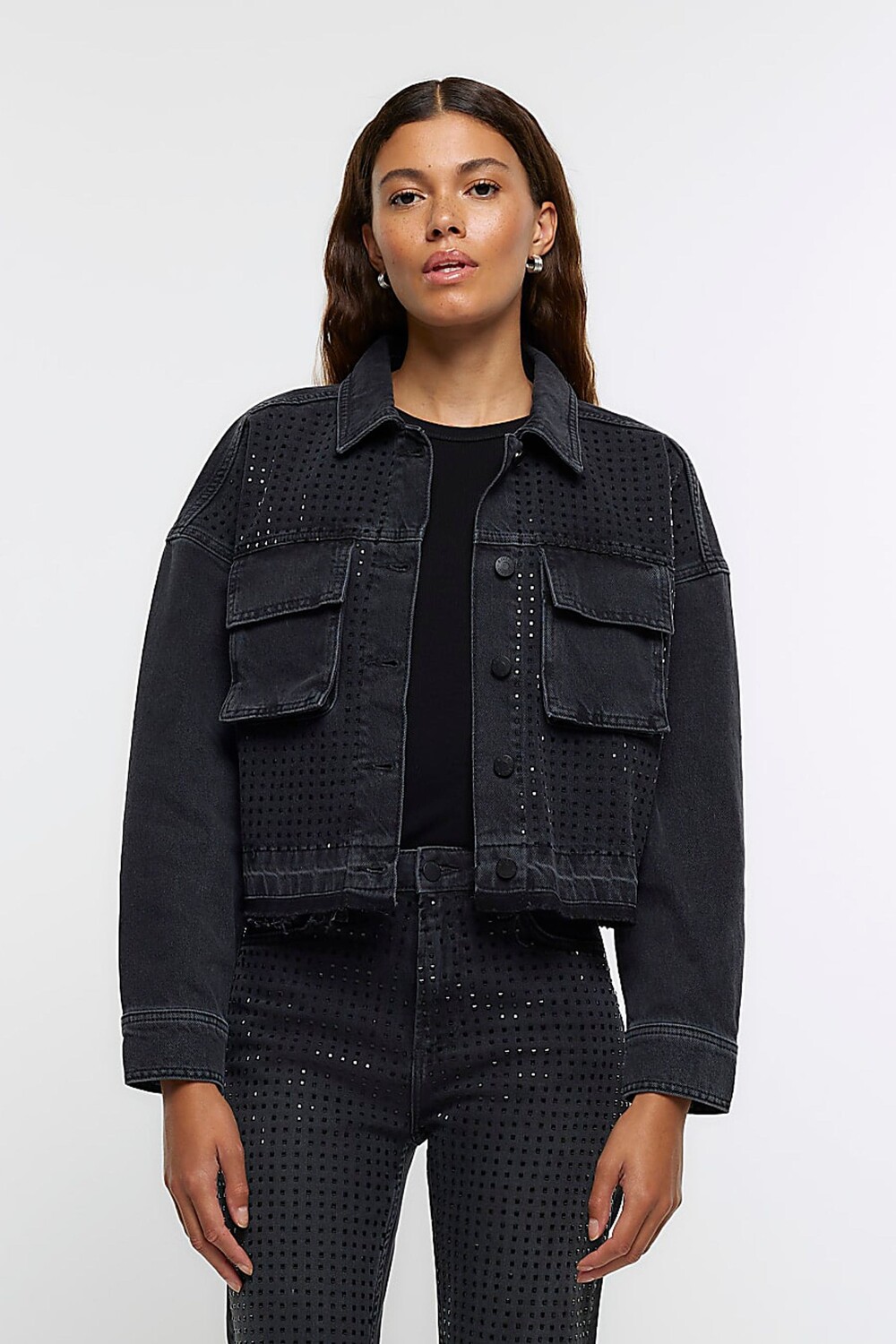 

Укороченная джинсовая куртка с декором River Island, черный