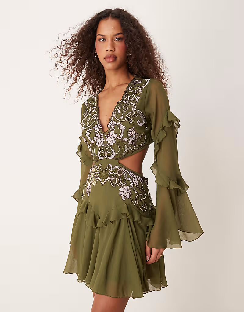 

Платье мини цвета хаки с вышитой аппликацией и рюшами Asos Design