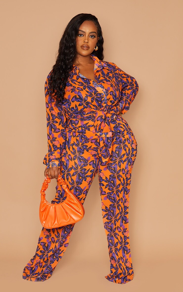 

PrettyLittleThing Плюс пляжные расклешенные брюки с оранжевым принтом, Оранжевый, PrettyLittleThing Плюс пляжные расклешенные брюки с оранжевым принтом