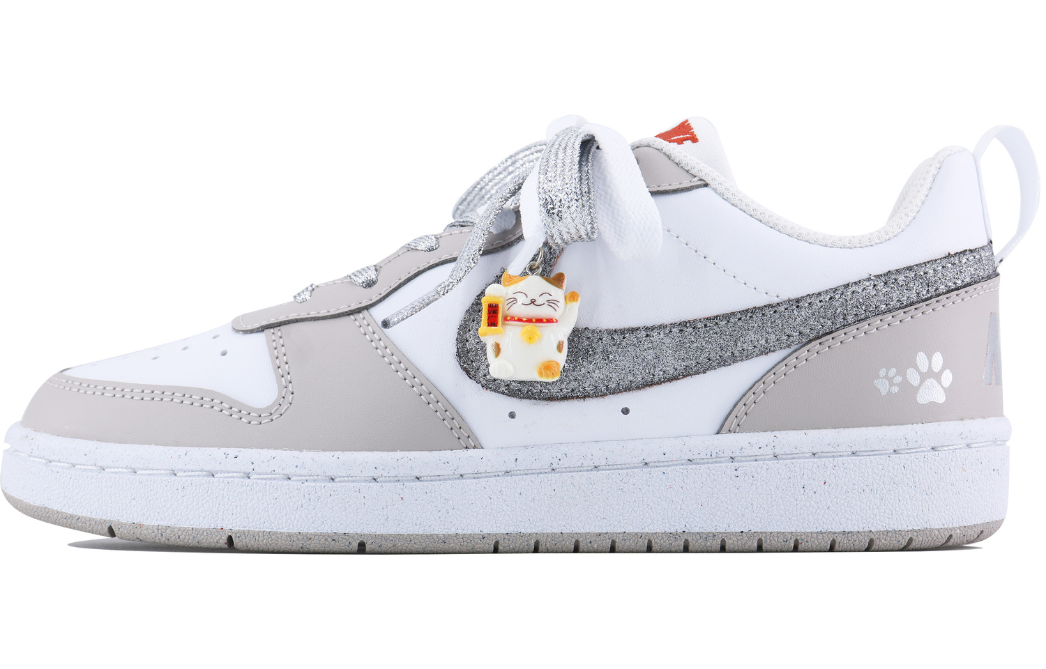 

Nike Court Borough ESS Chestnut Cat Low top Детские скейтбординговые кроссовки White Gray Silver