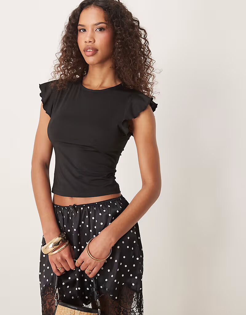 

Топ ASOS DESIGN с вырезом-лодочкой и оборками на рукавах, черный