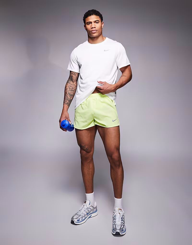 

Шорты Nike Running Fast Dri-FIT 3 дюйма желтого цвета