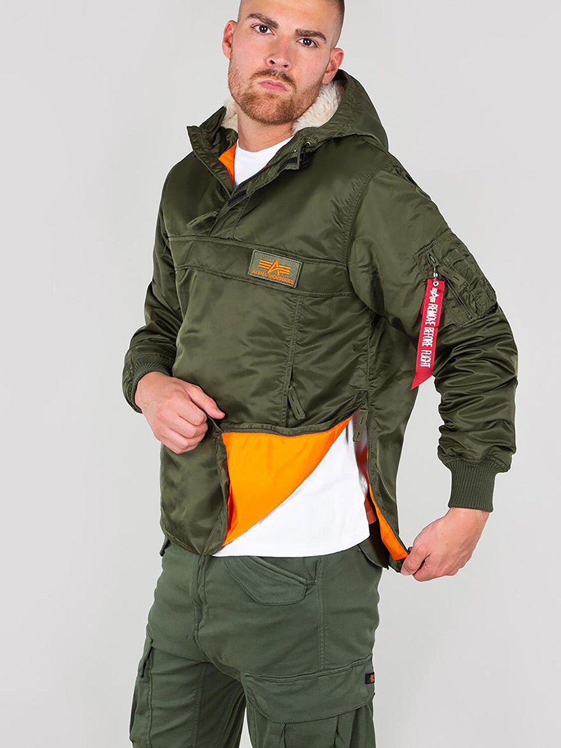 

ALPHA INDUSTRIES Куртка межсезонная 'HPO' в темно-зеленом цвете