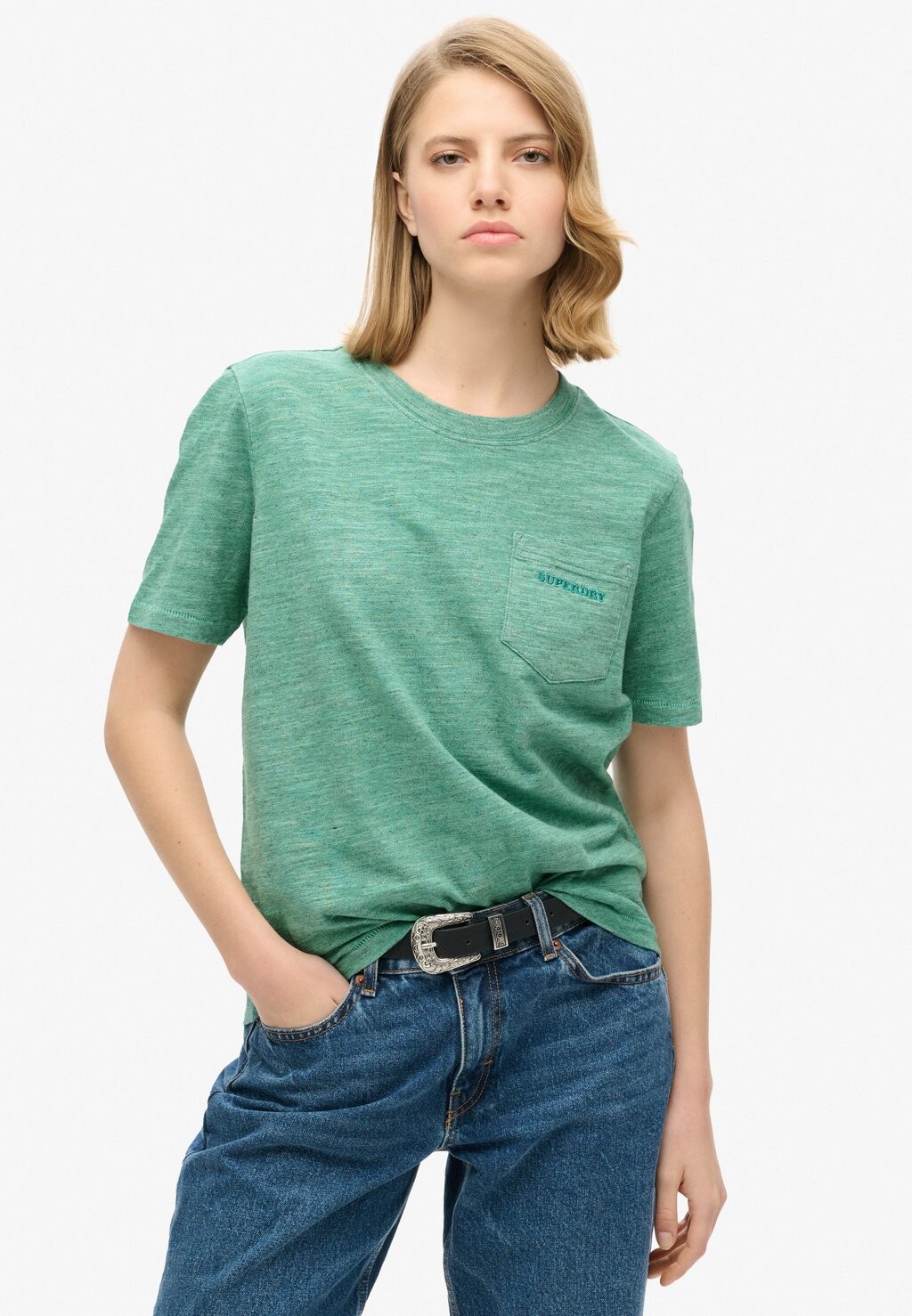 

Базовая футболка ESSENTIAL LOGO OVERDYED Superdry, зеленый