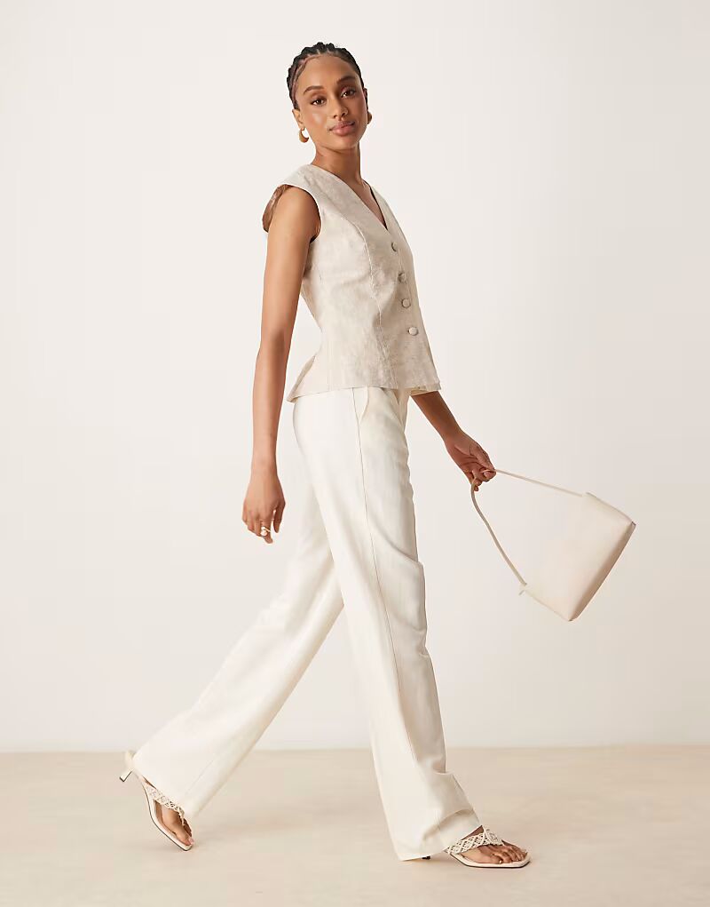 

ASOS DESIGN Высокие узкие прямые льняные брюки кремового цвета