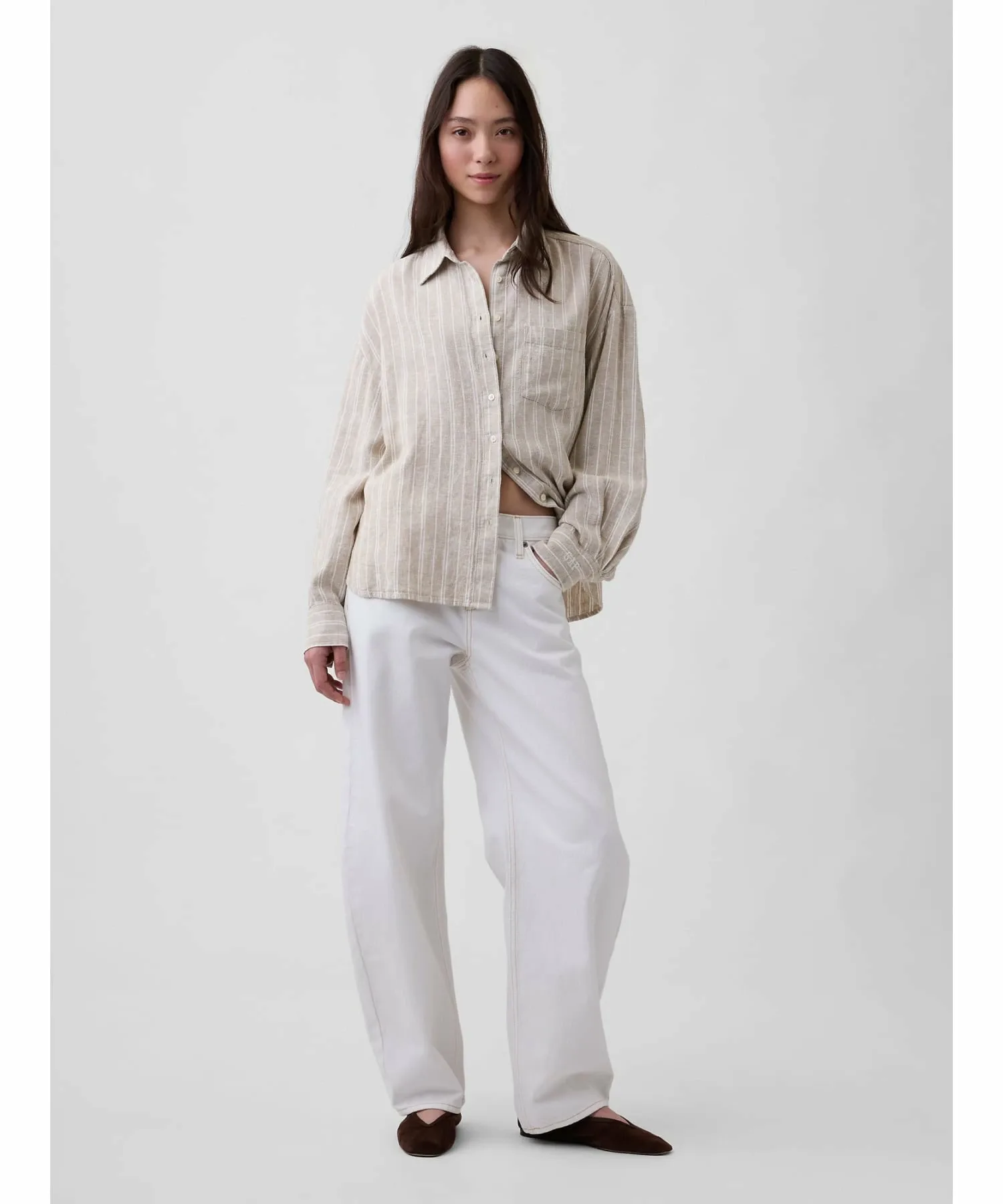 (W) Рубашка оверсайз из смесовой льняной ткани GAP, NEUTRAL_STRIPE — фото 2