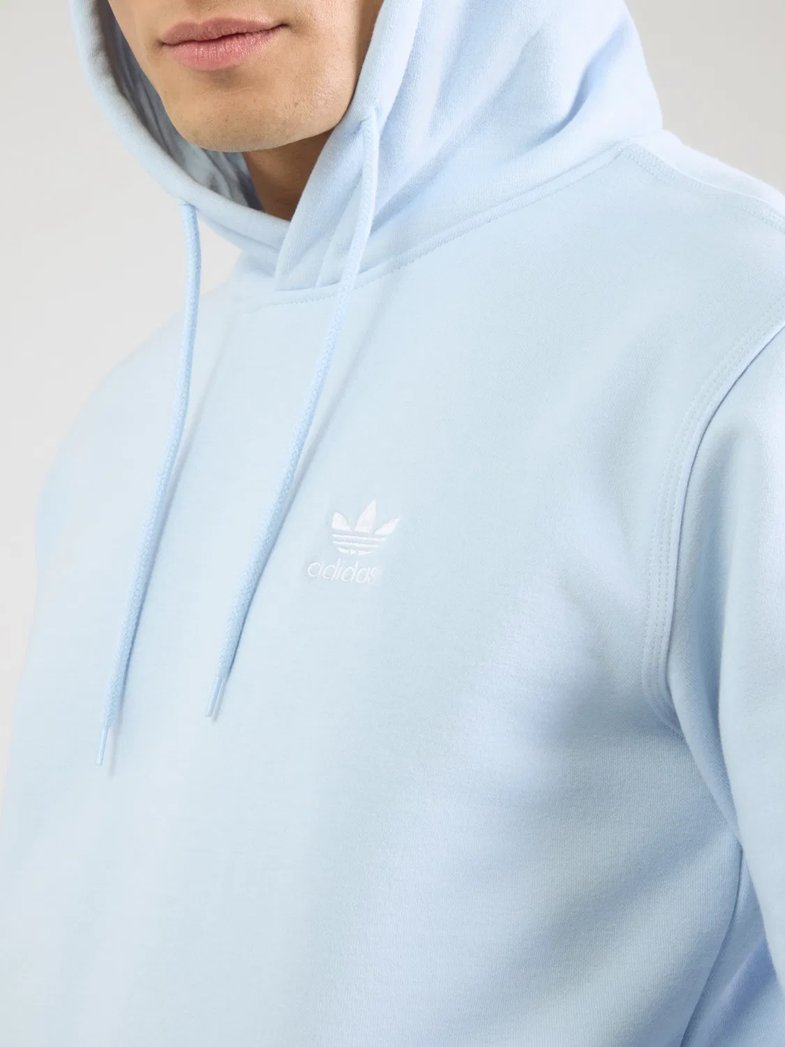 Толстовка Adidas Originals Essentials светло-голубого цвета — фото 2