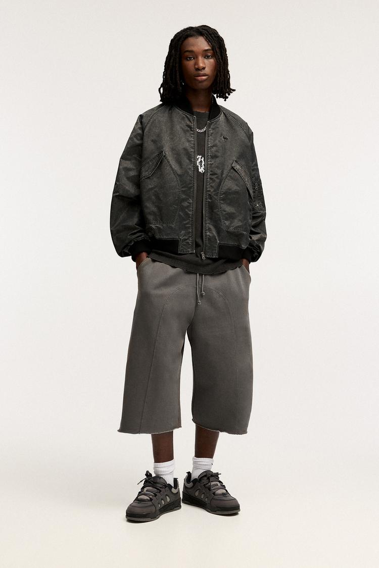 

Шорты-Бермуды Skater Jogger со швами Pull And Bear, серый