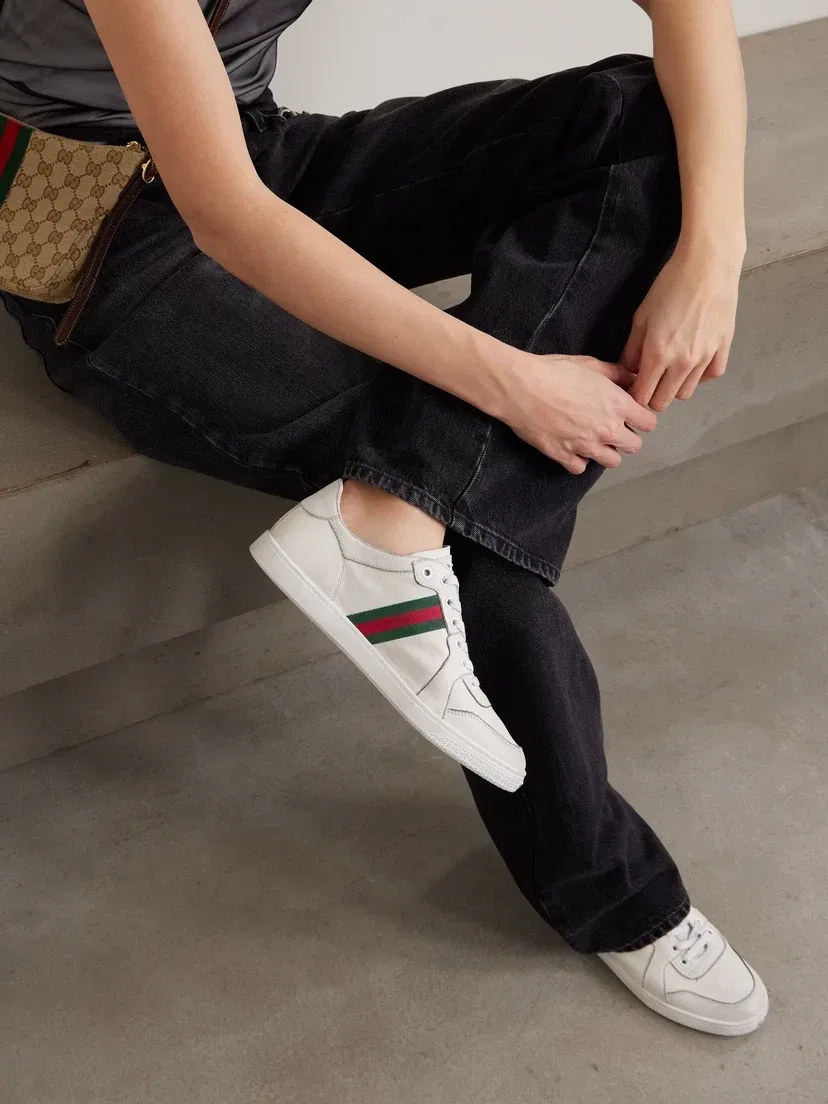 Кожаные кроссовки GUCCI с окантовкой из эластичной состаренной тесьмы, белый — фото 2