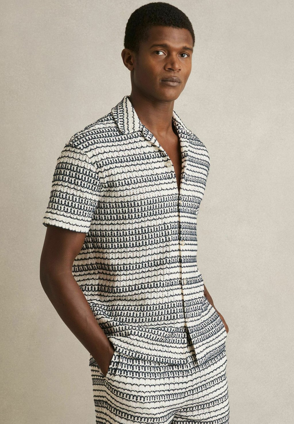 

Рубашка REGULAR FIT-CHEZ CUBAN-COLLAR Reiss, белый