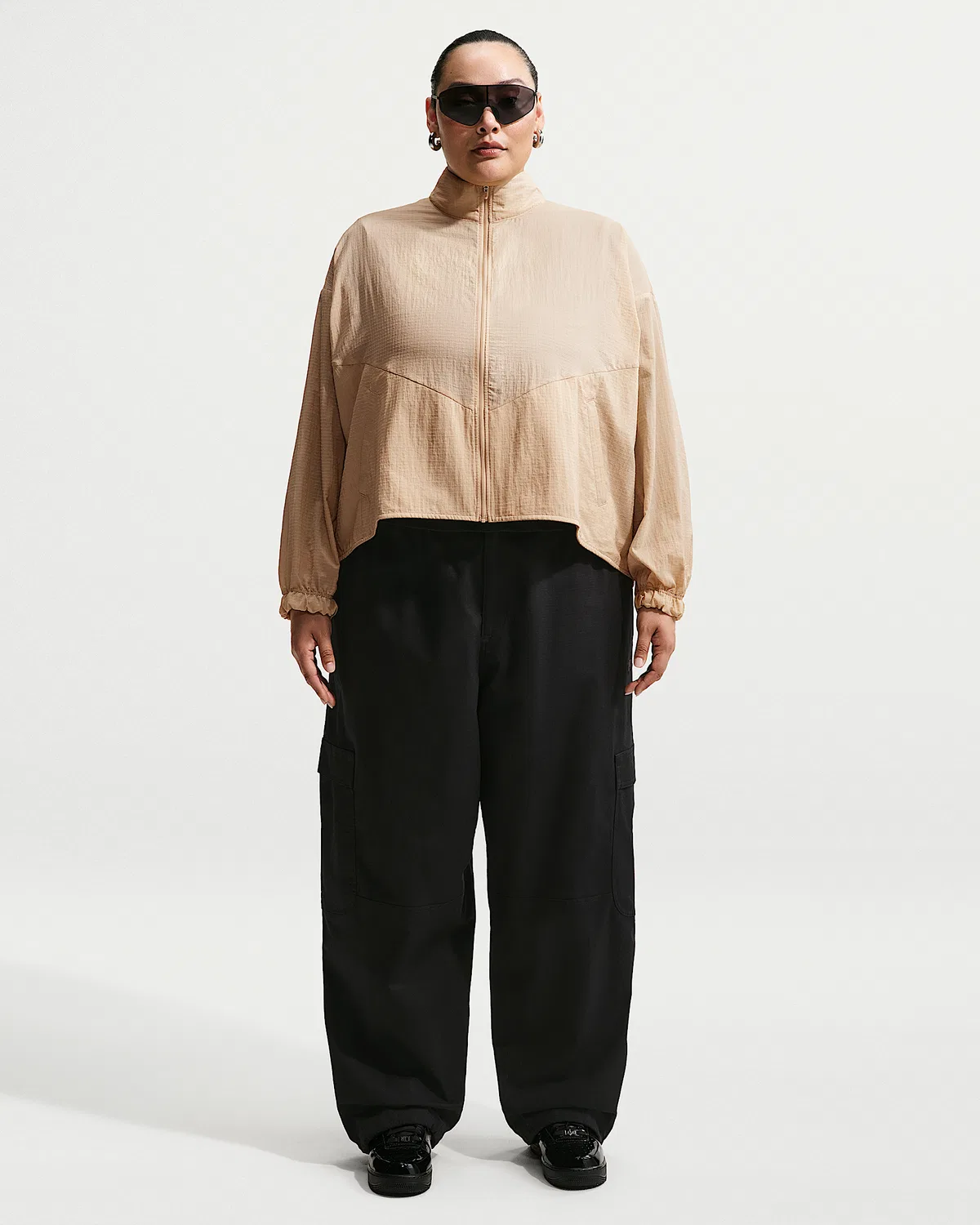 Женская свободная легкая куртка из рипстопа (плюс сайз) Nike Sportswear, Linen/Linen — фото 4