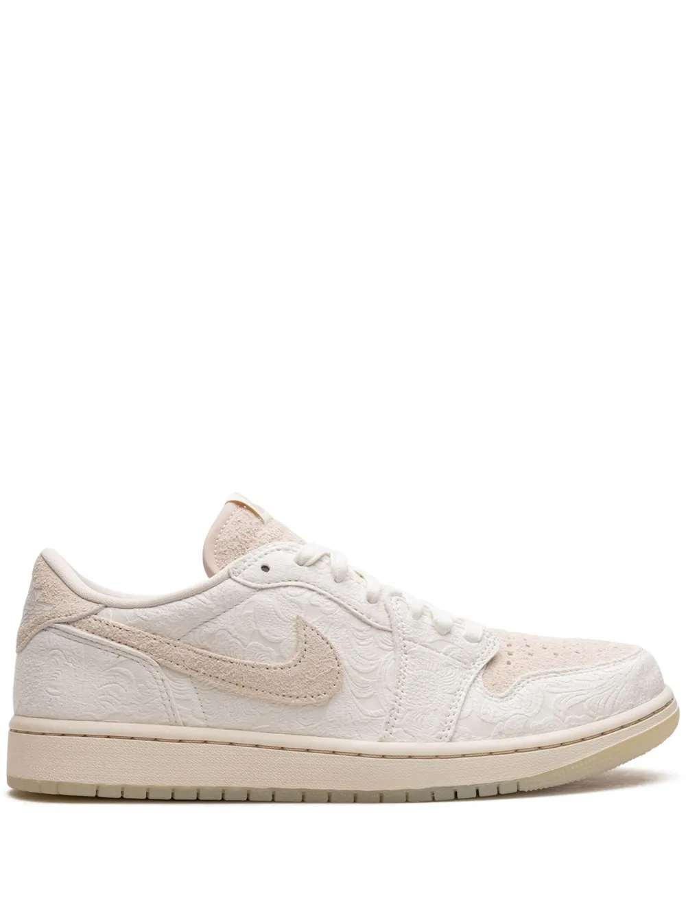 

Кроссовки Air Jordan 1 Low OG из коллаборации с Chris Paul, нейтральный