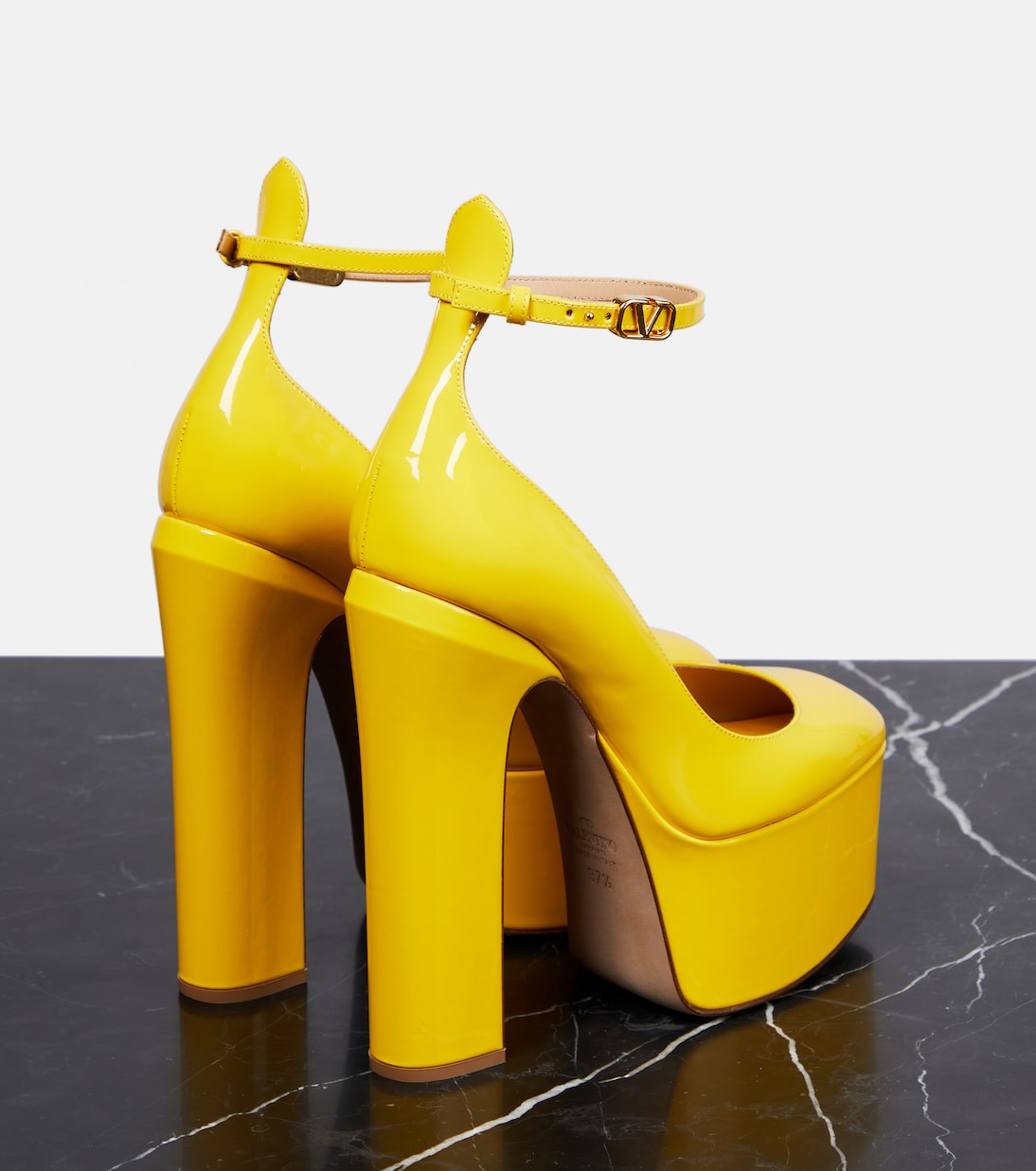 Туфли-лодочки Tan-Go 155 из лакированной кожи на платформе Valentino Garavani, Bright Lemon — фото 3