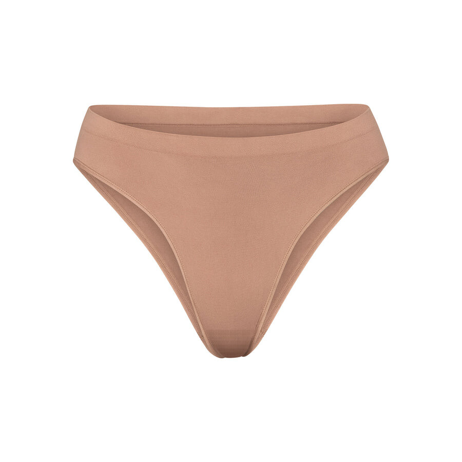 

Трусы SKIMS Soft Smoothing Seamless, цвет Sienna