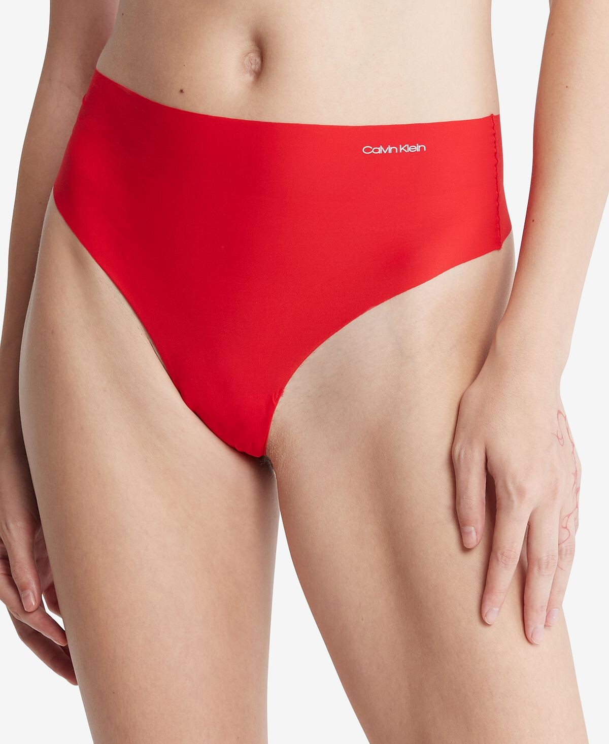 

Женское нижнее белье-стринги-невидимки с высокой талией QD3864 Calvin Klein