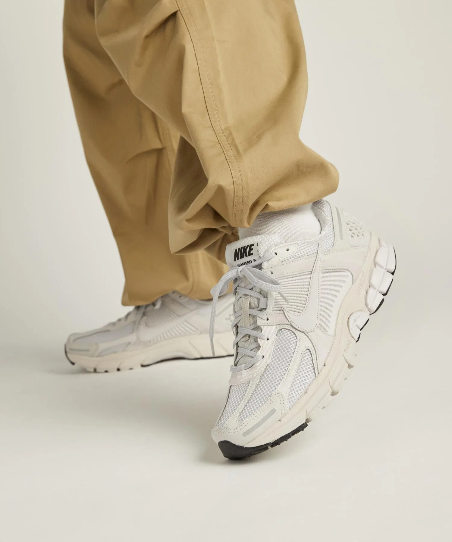 Мужские кроссовки Nike Zoom Vomero 5 серые