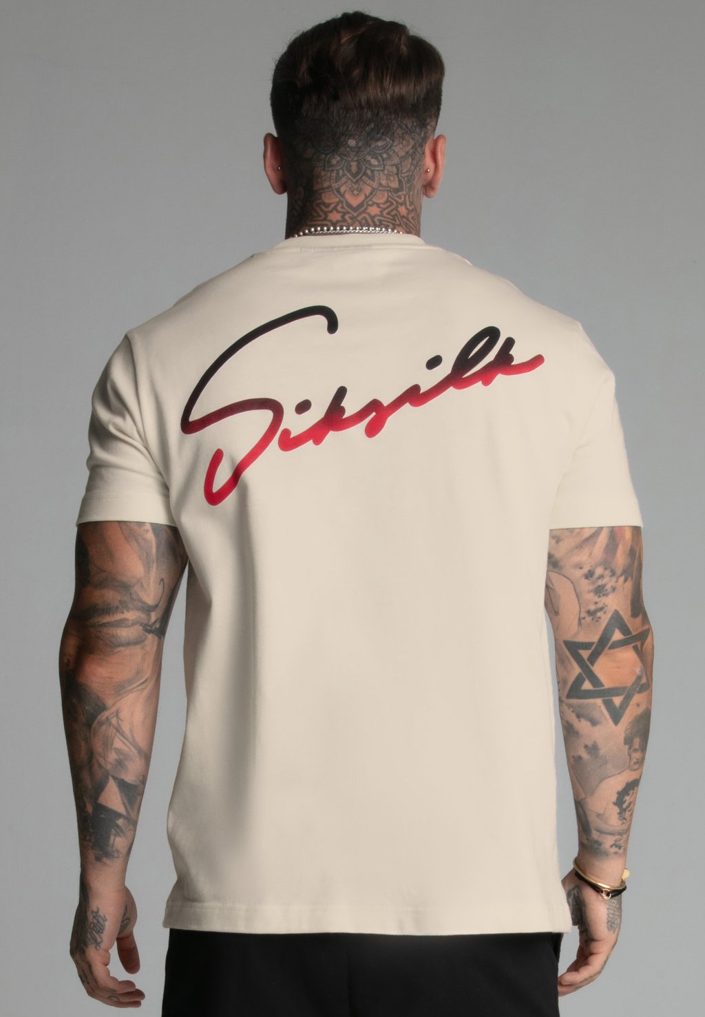 

Футболка с принтом SIGNATURE SIKSILK, кремовый