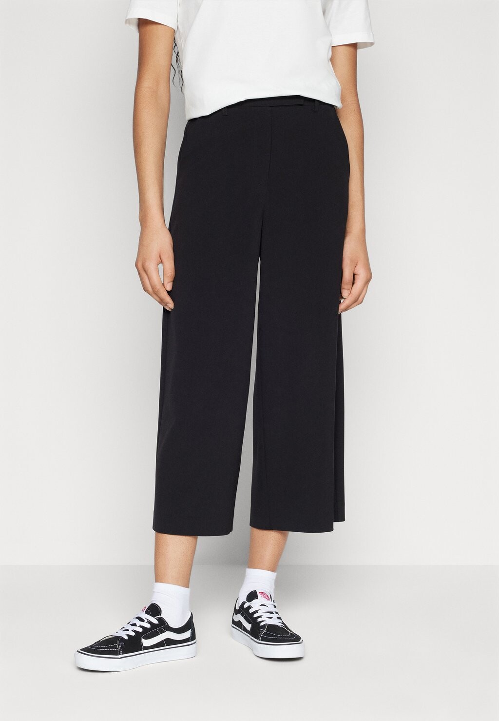 

Брюки VMWAVE CULOTTE PANT Vero Moda, цвет black