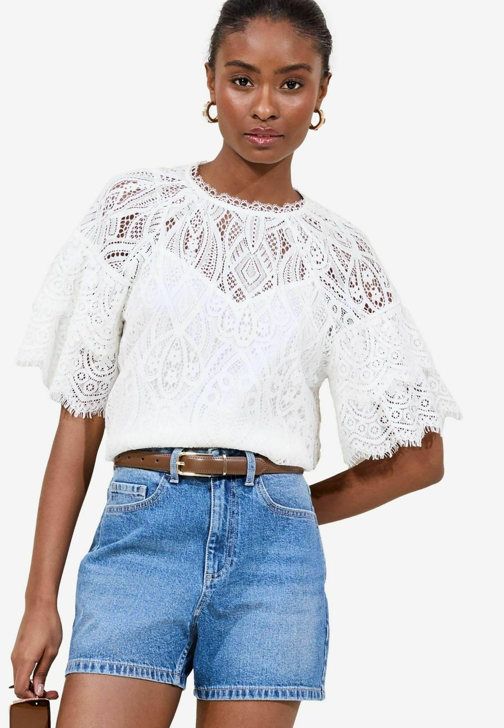

Блуза REGULAR FIT - FLUTTER SLEEVE Lipsy, белый