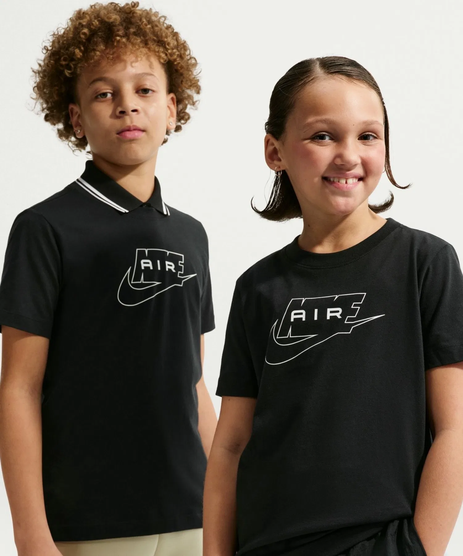Детская футболка Nike YTH NSW Air с логотипом, чёрная