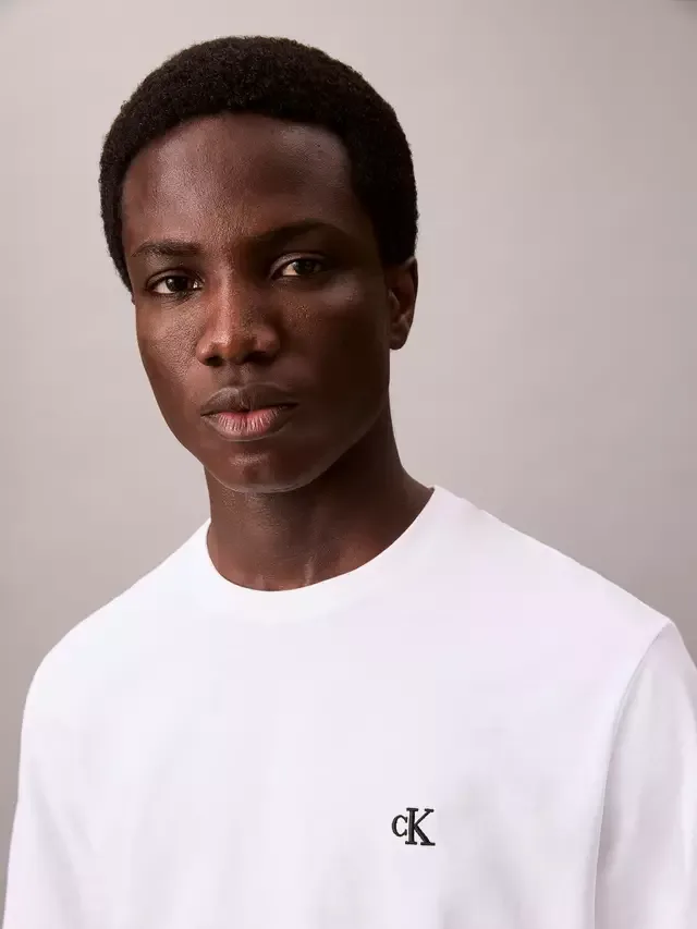 Хлопковая футболка с монограммой, свободного кроя, ярко-белая Calvin Klein — фото 4