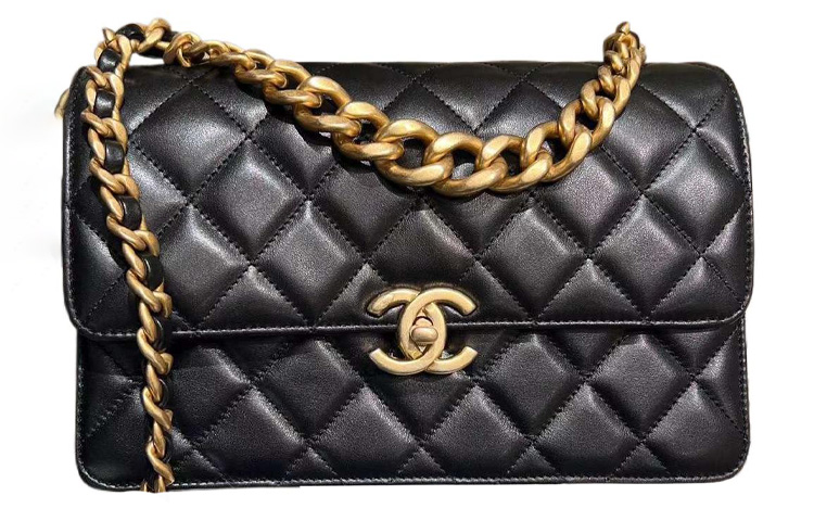 CHANEL Кожаная сумка-баул на молнии через плечо женская черная — фото 2