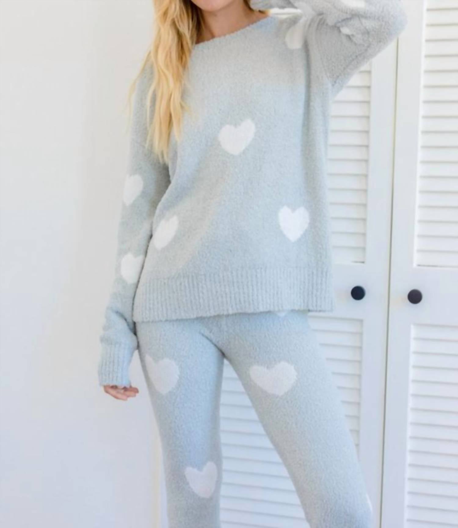 

Комплект домашней одежды Comfy Heart в оттенках Sage и White Hem & Thread