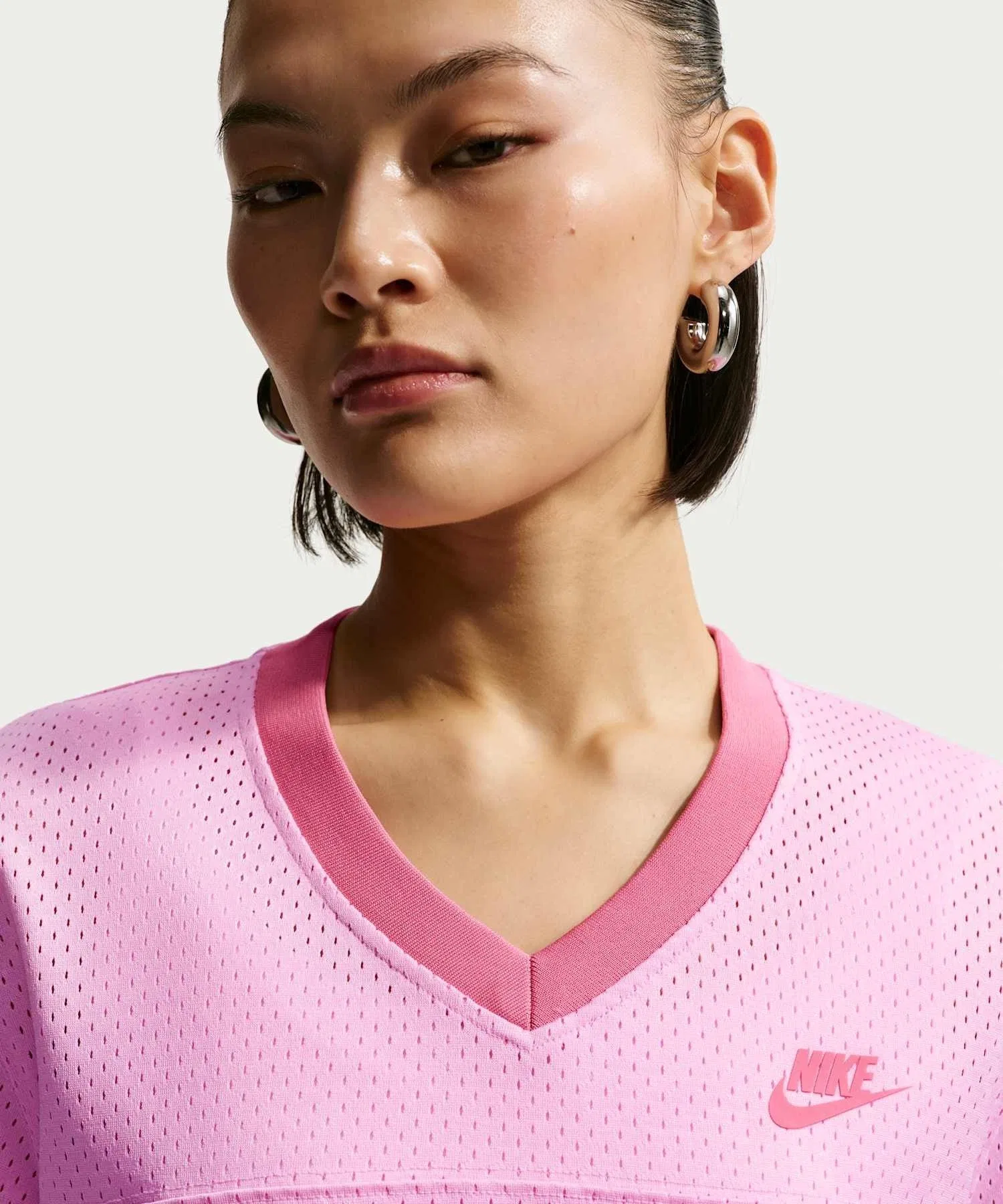 Женская футболка Nike Sportswear Oversized Heritage Cropped Mesh Jersey — фото 3