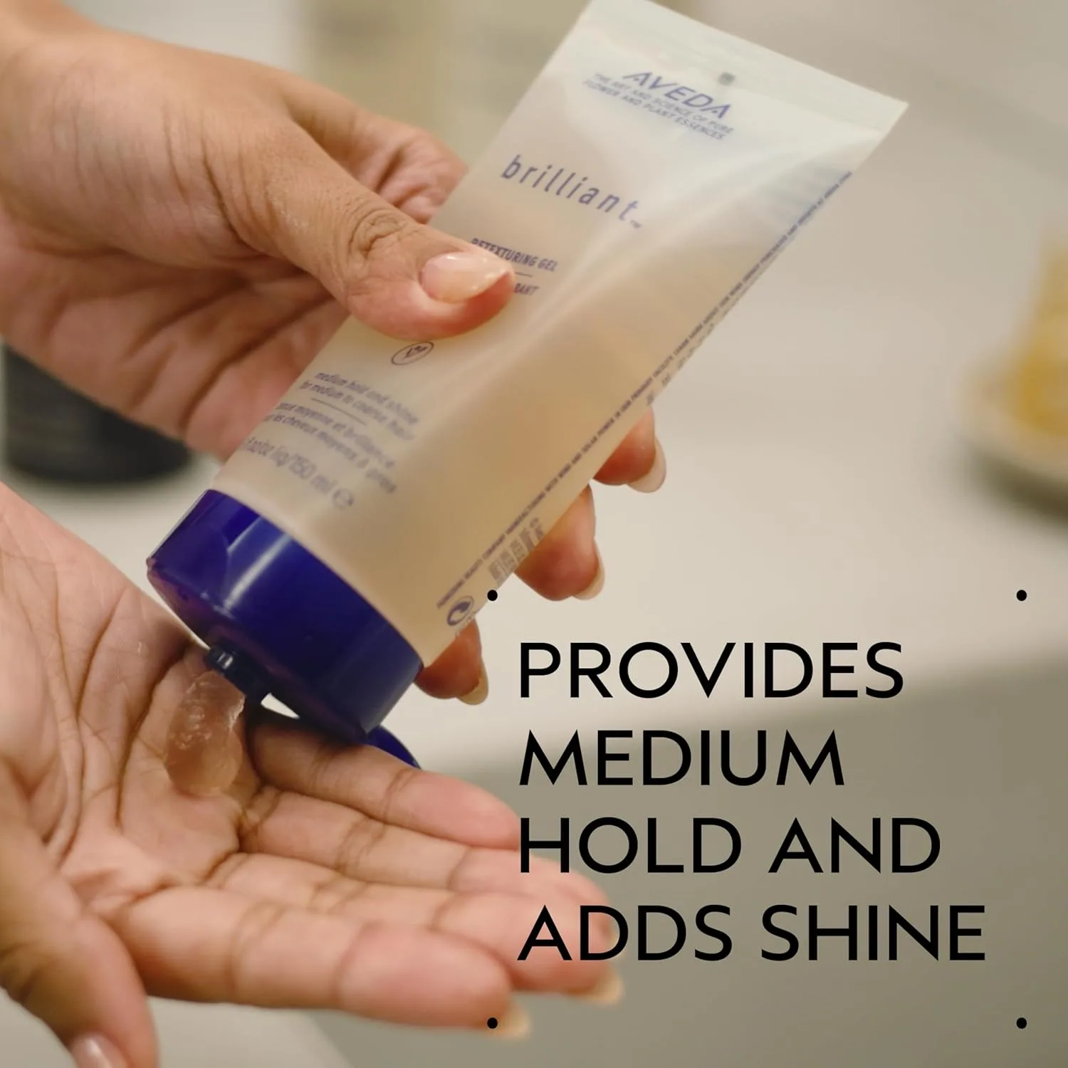 Гель для восстановления текстуры волос Aveda Brilliant | Гель для волос средней фиксации | Придает блеск | Для текстурированных, кудрявых и вьющихся волос | Аромат жасмина, розы и гвоздики | 140 мл — фото 2