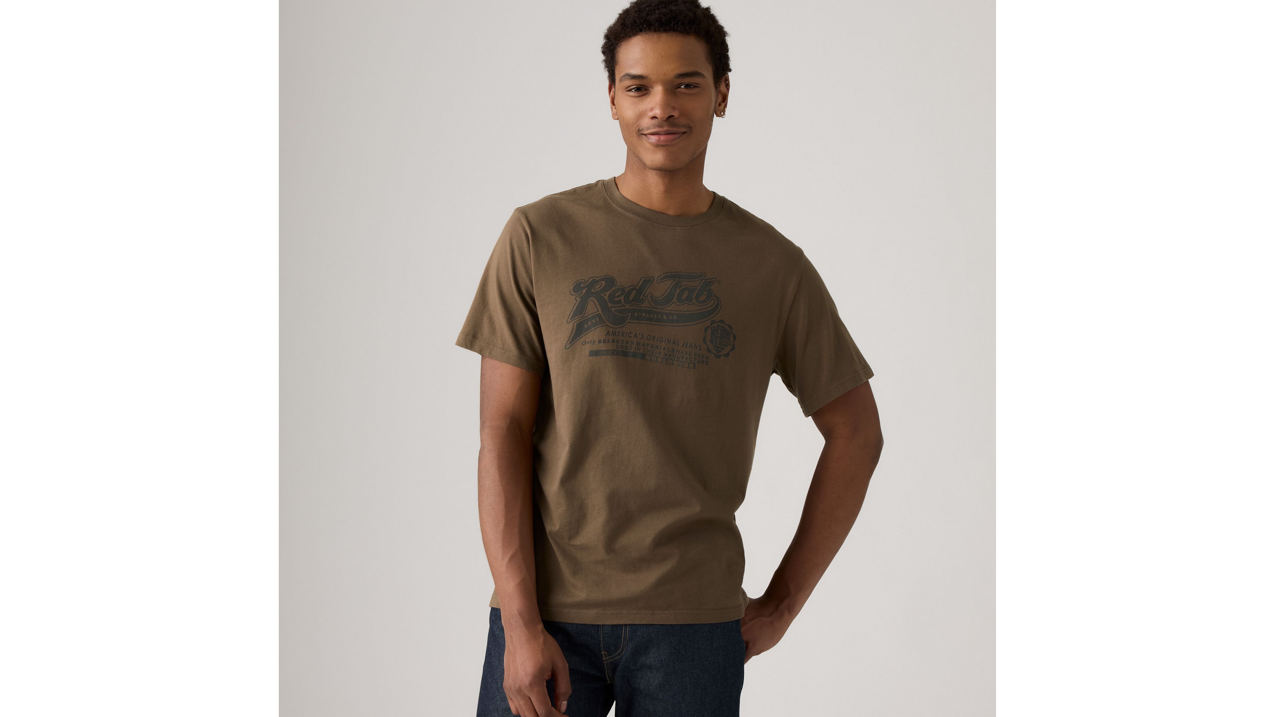 

Футболка свободного кроя с короткими рукавами и принтом Levi's, Red Tab Alumni Rain Drum - Brown