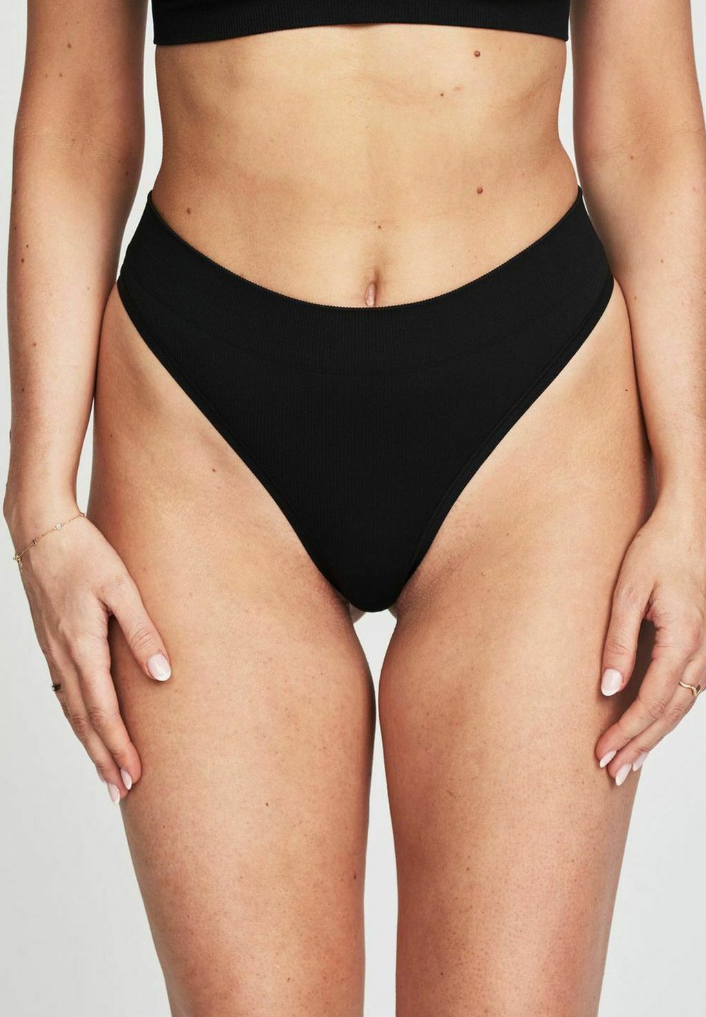 

Стринги MALIBU RIBBED Frank Dandy, черный
