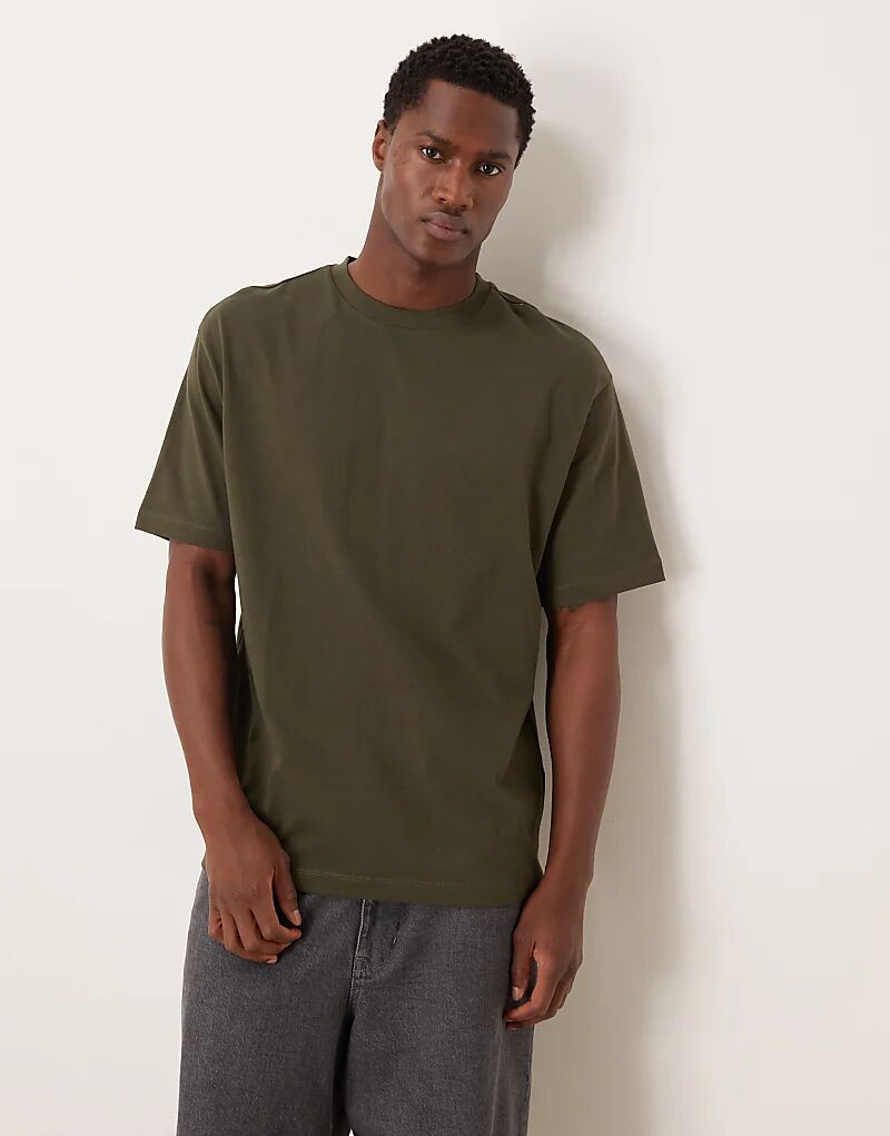 

Свободная футболка ASOS DESIGN с принтом на спине цвета хаки