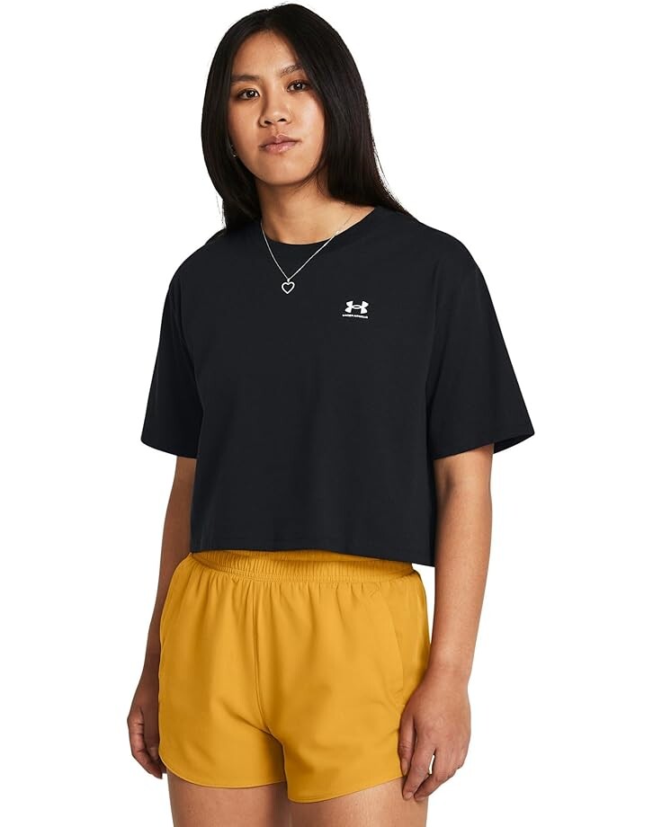 

Футболка Under Armour Boxy Crop Logo Short Sleeve T Shirt, черный/белый