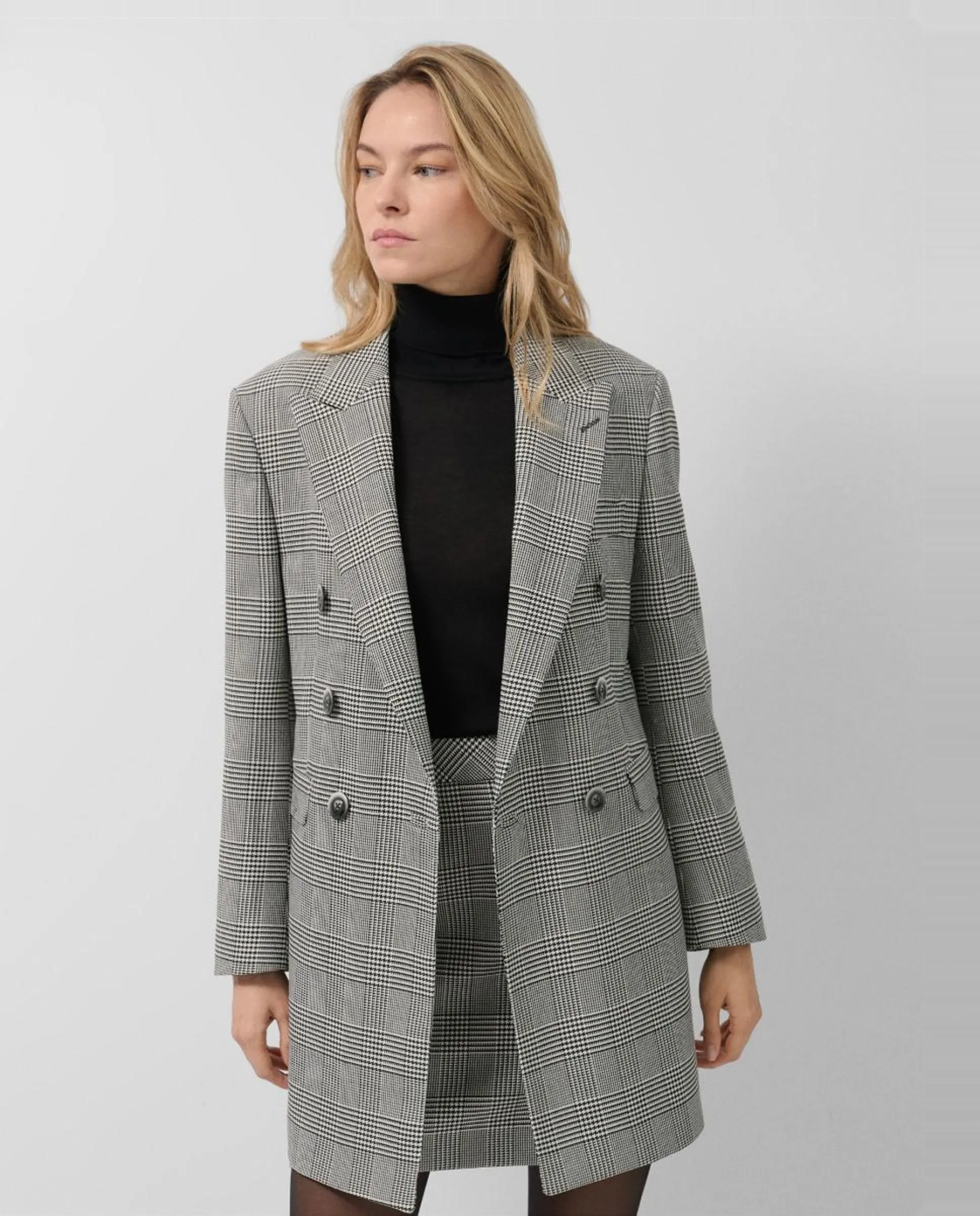 

Женское пальто в клетку с запахом Roberto Verino, черный