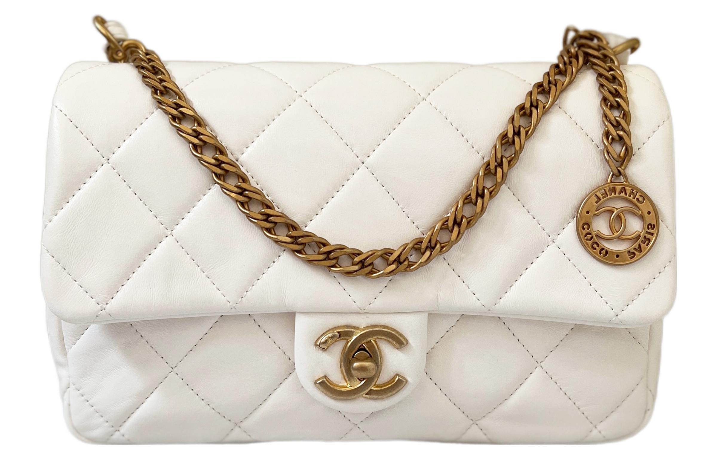 

CHANEL Сумка через плечо из овчины