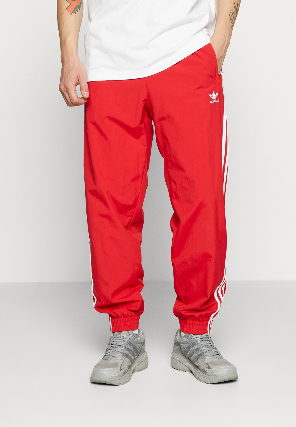 Спортивные брюки adidas Originals, лучше алые — фото 3