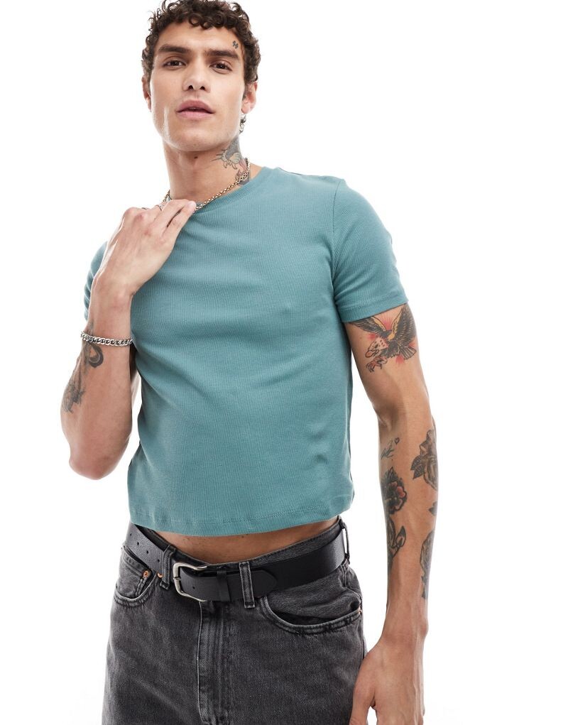 

Зеленая укороченная футболка в рубчик с круглым вырезом ASOS DESIGN