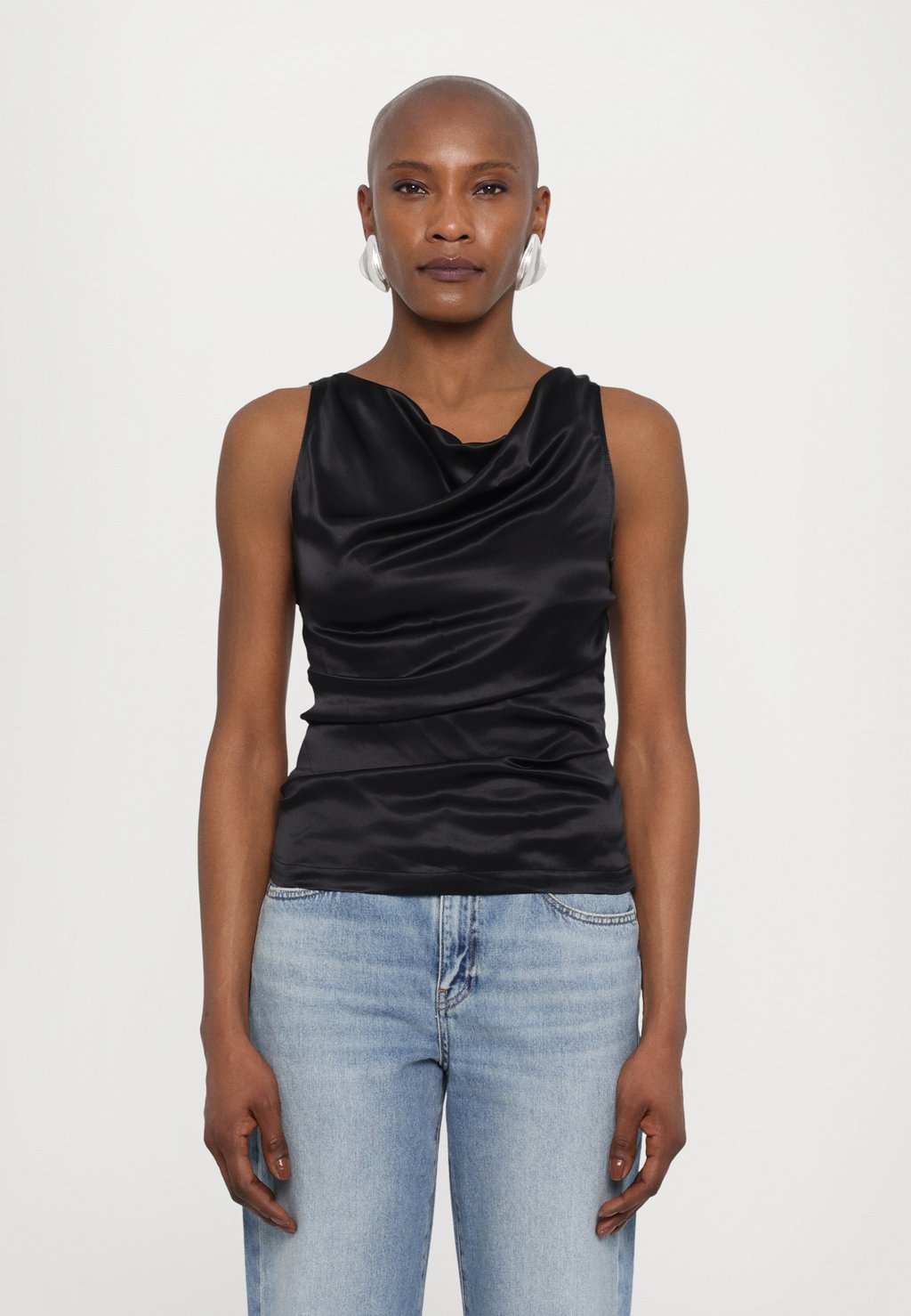 

Топ CAMILLE SLEEVELESS AERON, черный