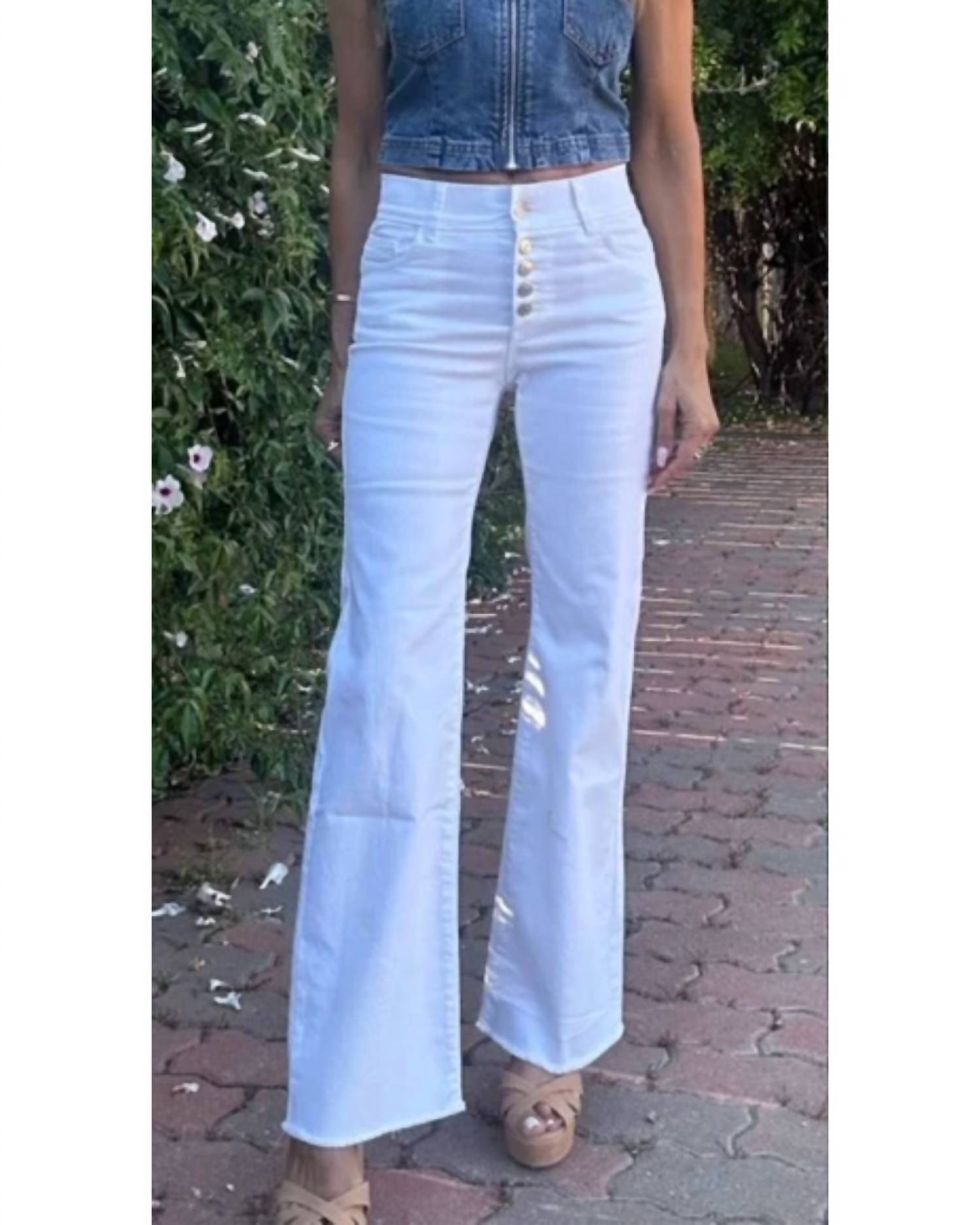 

Джинсы Michelle Denim In White BEVY FLOG