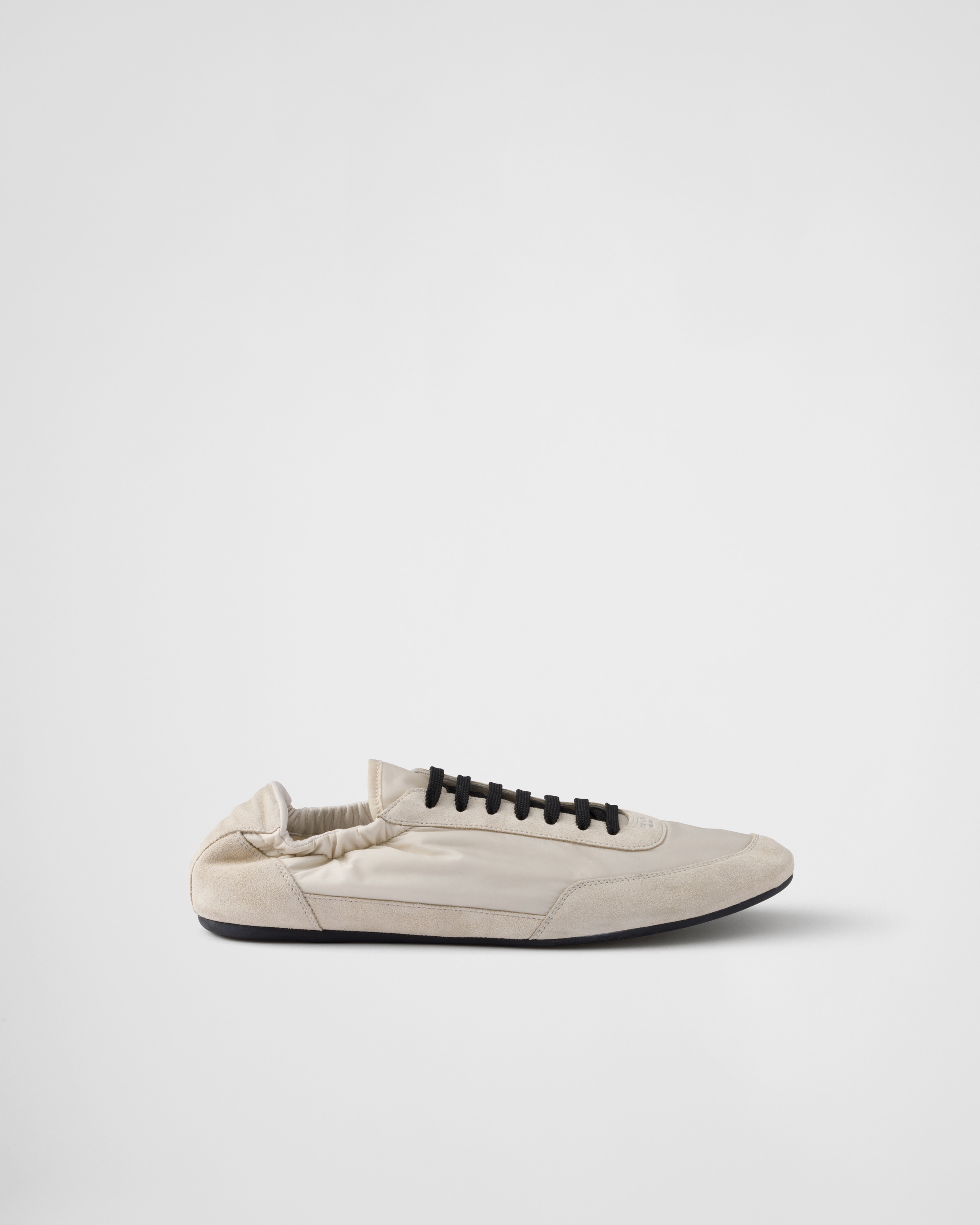 Кроссовки Collapse из Re-Nylon и замши с эластичными вставками Prada, белый — фото 2