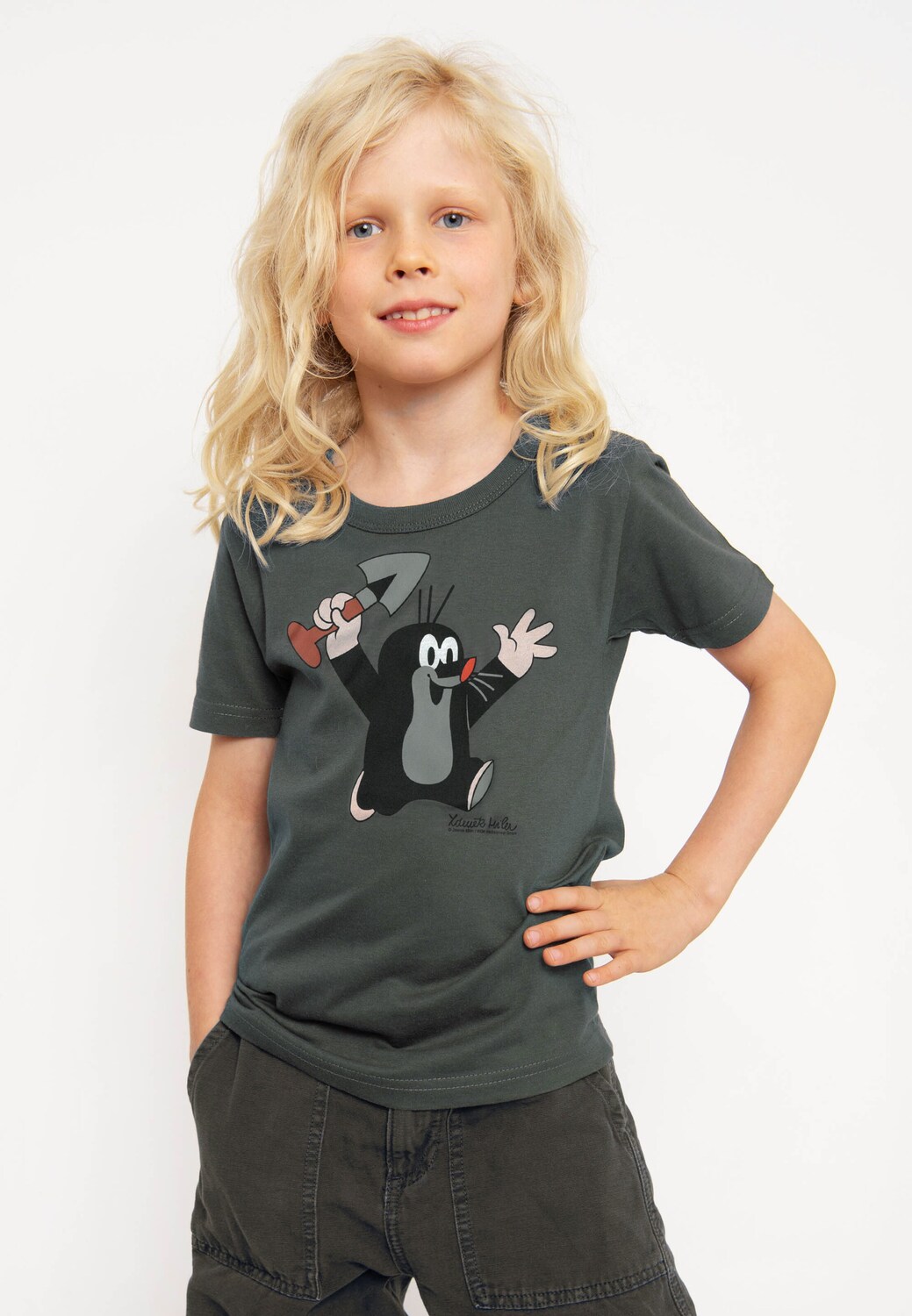 LOGOSHIRT Футболка 'Der kleine Maulwurf - Juhu' в сером цвете — фото 2