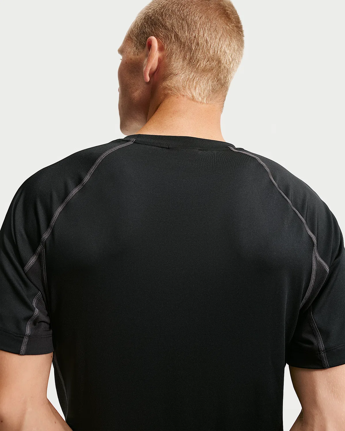 Мужская базовая футболка с коротким рукавом Nike ACG "Wildsee" Dri-FIT, Black/Anthracite/Summit White — фото 2