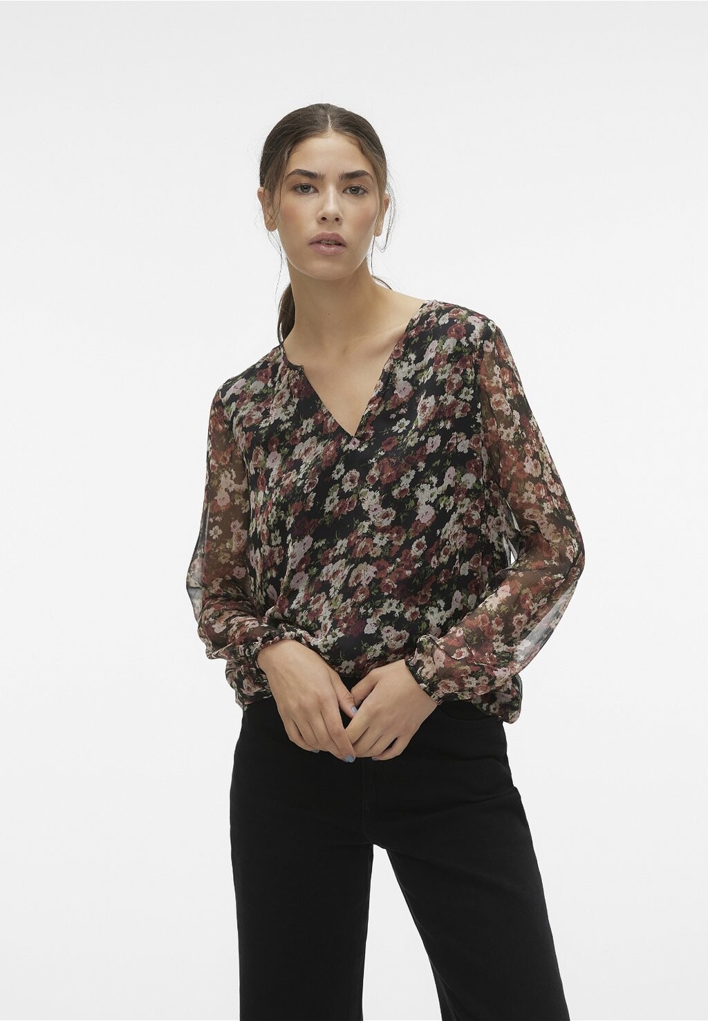 

Блузка Vero Moda VMMILLA V NECK, черный