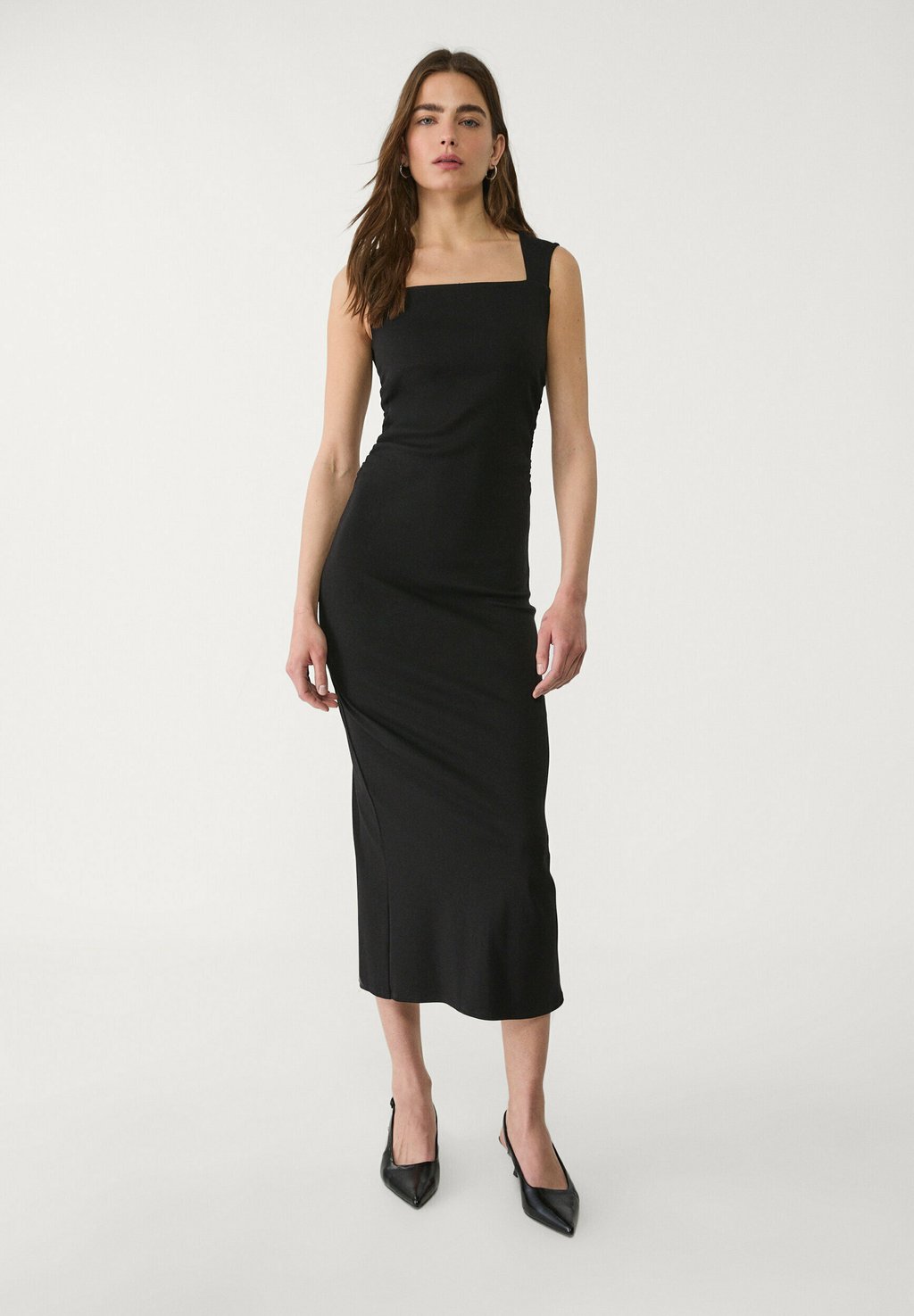 

Платье-трансформер MIDI WITH SQUARE NECKLINE Stradivarius, черный