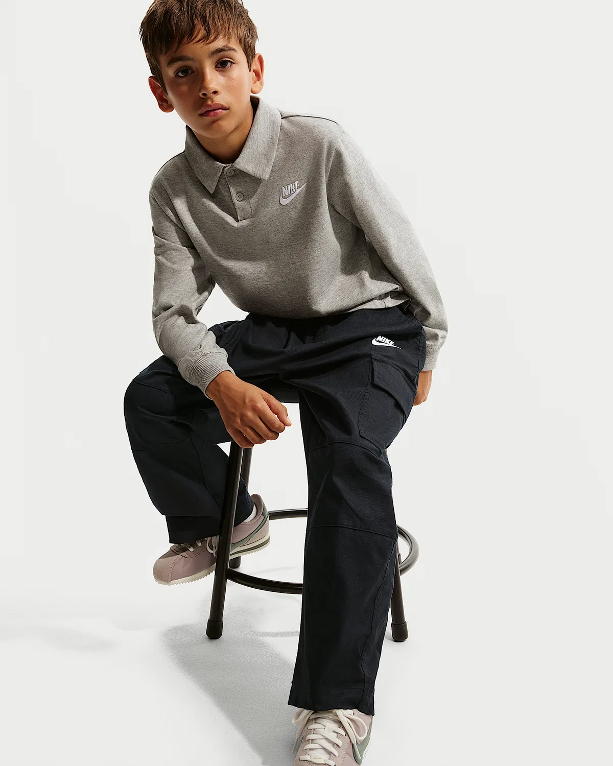 Детские широкие карго-брюки Nike Sportswear Club, Black/White — фото 4